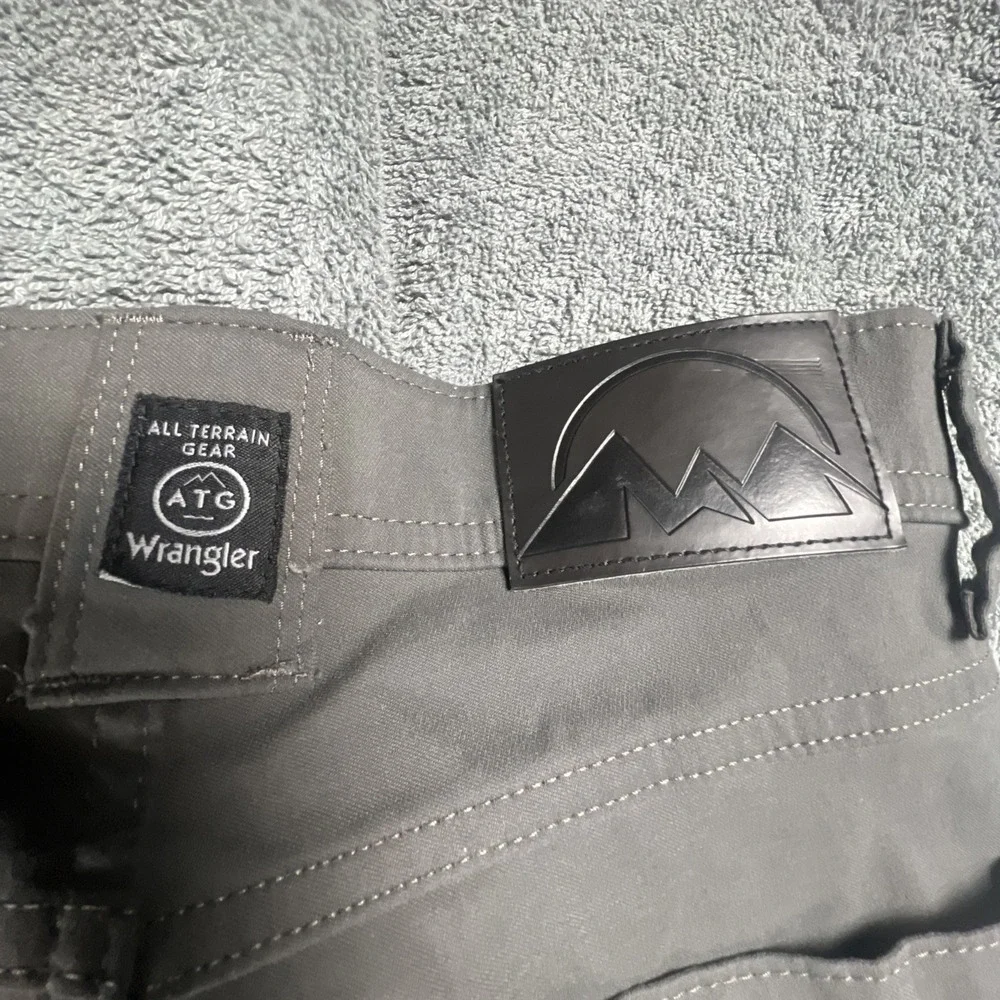 Wrangler ATG Mens Gray All Terrain Gear Pants 30x32 Stretch Nylon Outdoor Hiking - Picture 9 of 10